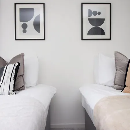 4 Bedroom With Free On Street Parking 게스트하우스 브리스틀
