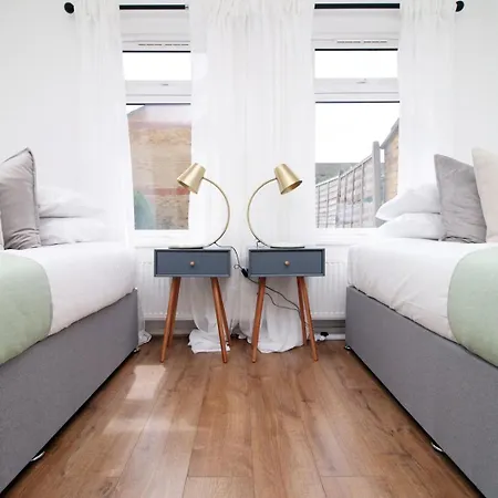 Gasthuis 4 Bedroom With Free On Street Parking 4*