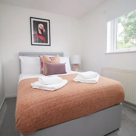 بيت ضيافة 4 Bedroom With Free On Street Parking بريستول