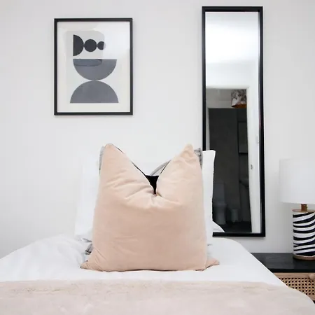 4 Bedroom With Free On Street Parking 4* Bristol